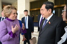 Председатель НС Чан Тхань Ман и Председатель Совета Федерации России Валентина Матвиенко. Фото: quochoi.vn