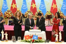 Делегаты церемонии. Фото: Тхюи Нгуен