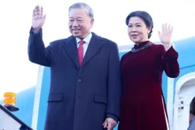 Генеральный секретарь ЦК КПВ То Лам с супругой. Фото: ВИА