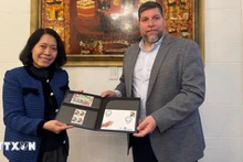 Посол Нго Минь Нгует и депутат Виктор Алдайя. Фото: ВИА