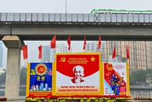 Крупные панно и баннеры установлены на площадях, транспортных развязках и в местах с большим потоком людей, распространяя информацию о дне выборов.