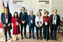 Делегация Вьетнама на всемирной конференции ЮНЕСКО по культурной политике и устойчивому развитию MONDIACULT 2025 года. 