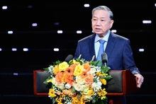 Генеральный секретарь ЦК КПВ То Лам выступает на мероприятии. Фото: Бао Лонг