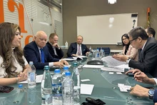 Общий вид рабочей встречи.