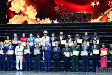 [Фото] Генеральный секретарь ЦК КПВ То Лам принял участие в политико-художественной программе «Хошимин – путь стремлений 2025»