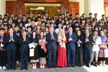 Генеральный секретарь ЦК КПВ То Лам и делегаты встречи. Фото: Данг Кхоа