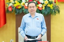 Председатель НС Чан Тхань Ман выступает на конференции. Фото: Зюи Линь