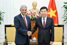 Заместитель министра иностранных дел Нгуен Мань Кыонг и Заместитель министра иностранных Индии Периасами Кумаран. Фото: baoquocte.vn