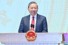 Генеральный секретарь ЦК КПВ То Лам выступает на конференции. Фото: Чан Хай