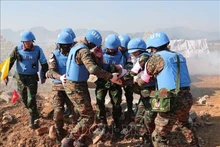 Эпизод учений по спасению пострадавших при обрушении здания. Фото: ВИА