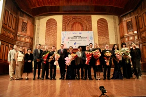 Артисты-педагоги Российской академии музыки имени Гнесиных и представители руководства Вьетнамской национальной музыкальной академии. Фото: Русский дом в Ханое