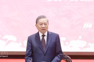 Генсек То Лам: Постоянному бюро Ханойского парткома необходимо и далее максимально развивать дух решительной работы