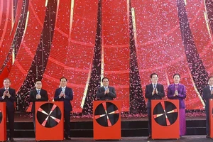 Премьер-министр Фам Минь Тьинь выступает на церемонии открытия первой Весенней ярмарки 2026 года. (Фото: ВИА).