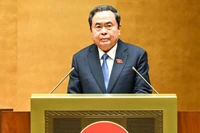 Председатель НС Чан Тхань Ман выступает на закрытии сессии. Фото: Зюи Линь