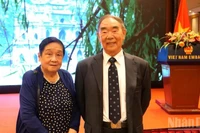 Профессор Гу Юаньян с супругой.