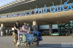 Международный аэропорт Фукуок принял 50 международных авиарейсов за день, что было рекордным показателем с момента ввода аэропорта в эксплуатацию в 2012 году.