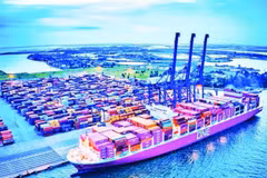 Система морских портов города модернизируется в соответствии с международными стандартами. Фото: Дык Нгиа