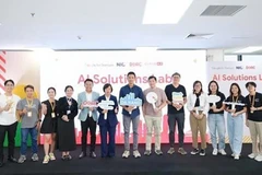 Google в сотрудничестве с Национальным инновационным центром Вьетнама (NIC) и Центром полупроводников и искусственного интеллекта в Дананге (DSAC) успешно организовали программу AI Solutions Lab. Фото предоставлено NIC