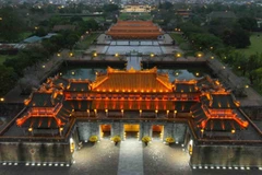 Ночная панорама Императорской цитадели – сердца древней столицы Хюэ. Это одно из излюбленных направлений австралийских и международных туристов. Фото: ВИА