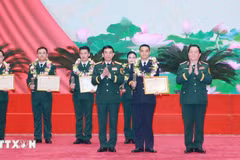 Вручение почетных грамот Министра обороны выдающимся военнослужащим. Фото: ВИА