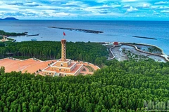 Из туристической зоны Датмуй открывается вид на островную группу Хонкхоай. Фото: Хыу Тунг