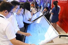 Опыт в сфере цифровой трансформации на форуме поддержки предприятий по цифровой трансформации и развитию электронной коммерции на тему «Безопасное развитие электронных контрактов».