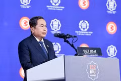 Председатель НС Чан Тхань Ман выступает на общей дискуссии 152-й Ассамблеи МПС. 