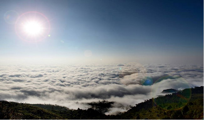 Рассвет на вершине Тьиеулаутхи. Фото: tuyengiao.hagiang.gov.vn