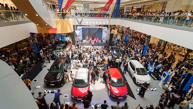 На мероприятии, посвященном запуску бренда VinFast, состоявшемся в Маниле. 