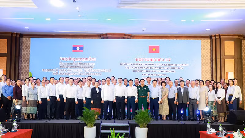 Участники конференции. Фото: Тхань Зюи