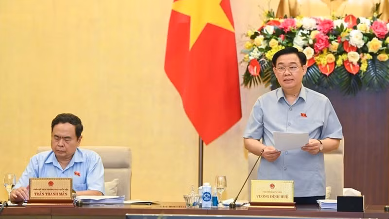 Председатель НС выступает на закрытии 32-е заседание Постоянного комитета НС. Фото: ВИА