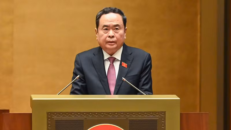 Председатель НС выступает на закрытии заседания вопросов и ответов на 7-й сессии НС XV созыва. 