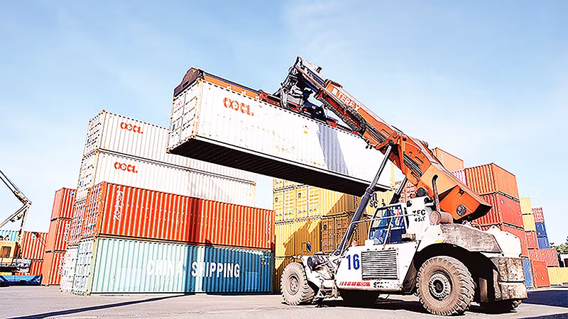 В порту ICD Фыоклонг в городе Тхудык.