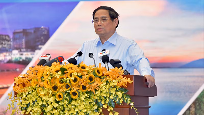 Премьер-министр выступает на конференции. Фото: Тхань Жанг Премьер-министр выступает на конференции. Фото: Тхань Жанг