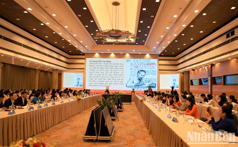 Общий вид беседы.