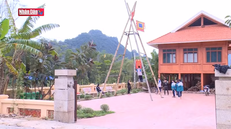 Качели – одно из традиционных развлечений, любимых представителями народности Тэй.