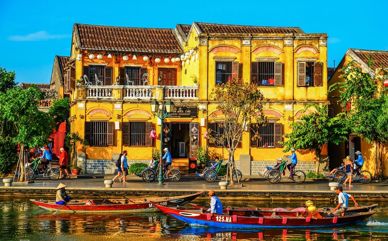 Туристы посещают Хойан. Фото: vnexpress.net