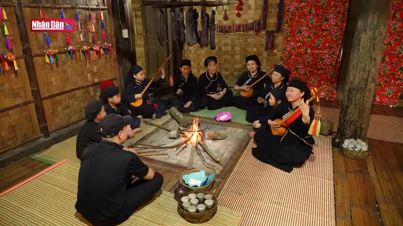Семьи, живущие в заповеднике, вместе поддерживают и сохраняют драгоценные традиционные культурные особенности.