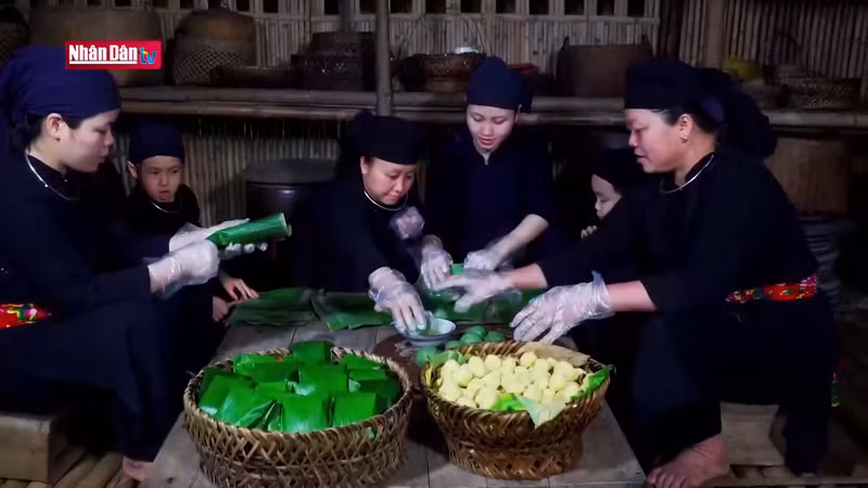 Посетители деревни имеют возможность наслаждаться типичными для деревни традиционными блюдами.