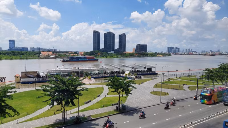 Парк Бэнбатьданг был отремонтирован, что создало новый вид для берега реки Сайгон. Фото: vov.vn