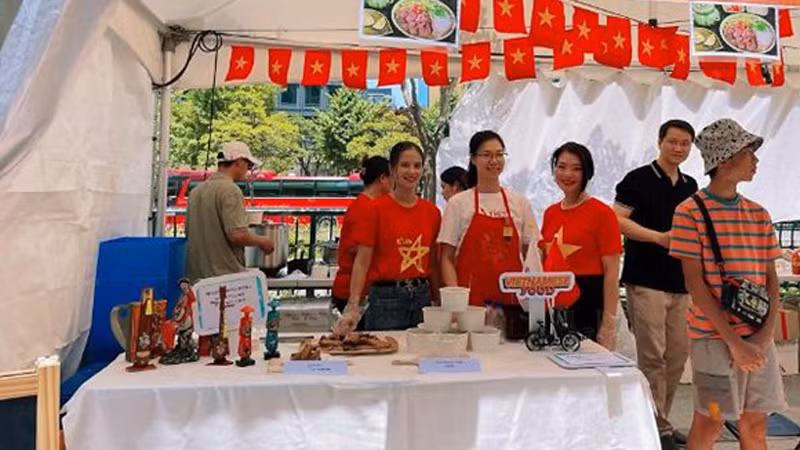 Стенд вьетнамских блюд. Фото: Ajunews