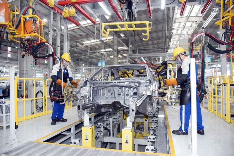 Линия по производству автомобилей на заводе «Hyundai Thanh Cong» в провинции Ниньбинь. Фото: Ань Ан