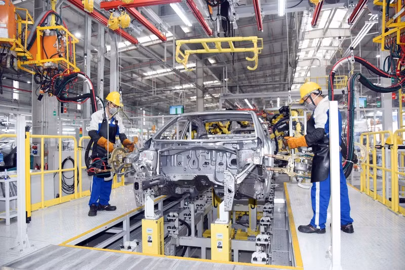 Линия по производству автомобилей на заводе «Hyundai Thanh Cong» в провинции Ниньбинь. Фото: Ань Ан