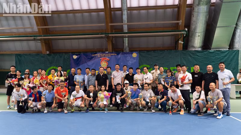 Вручение кубков лучшим игрокам.