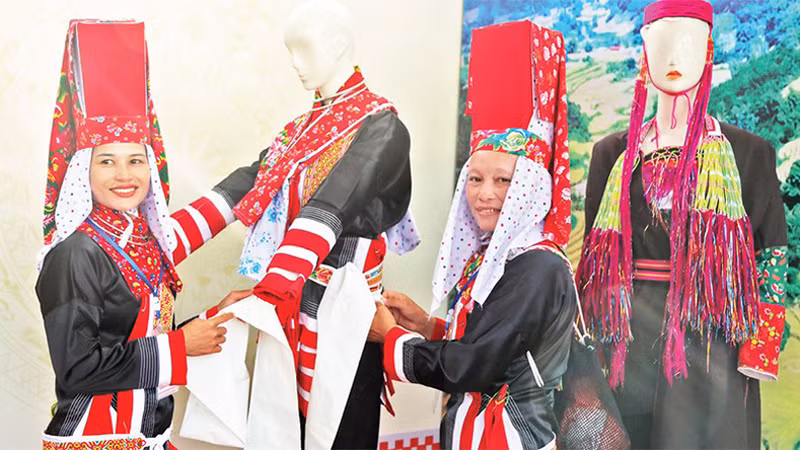 Женщины группы Заотханьфан.