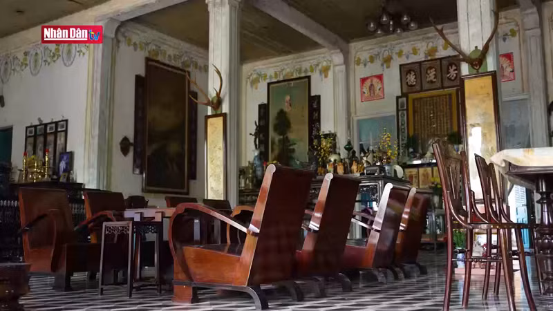 В старинном доме г-на Чан Ба Тхэ.