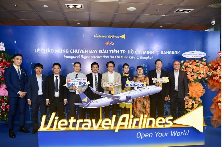 На церемонии приветствия первого рейса г. Хошимин – Бангкок. Фото: vietravelairlines.com
