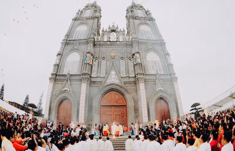 Церковь Чако города Монгкай была отремонтирована и введена в эксплуатацию.