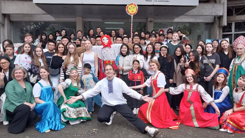 Масленица в Ханое представляет собой ежегодное мероприятие, организованная ХФИРЯП.