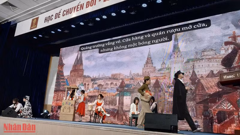 Кадр из спектакля в исполнении студентов. Фото: Т. Лам